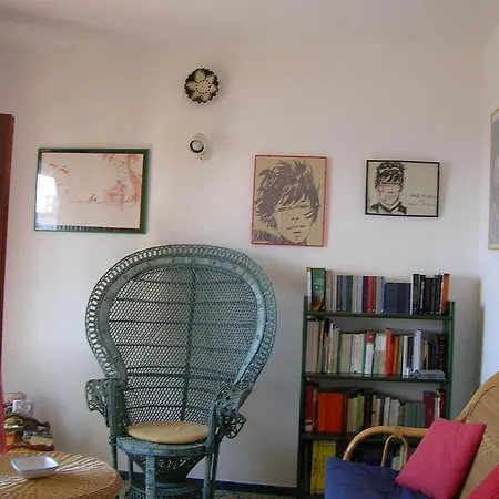 Apartment Casa Dels Misteris A Terrace On Sea